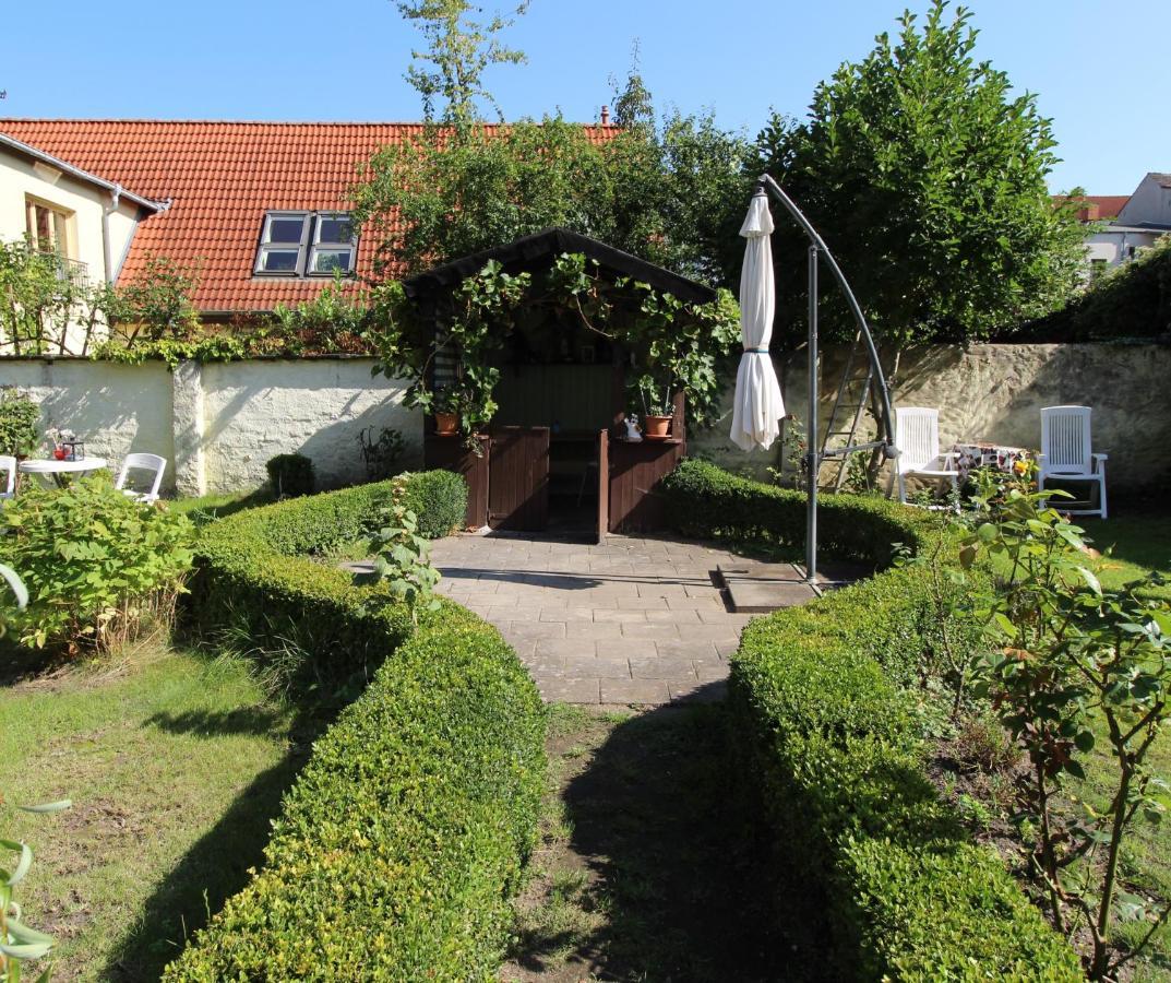 Zentrale Ferienwohnung mit Gartennutzung Schwerin  Exterior foto